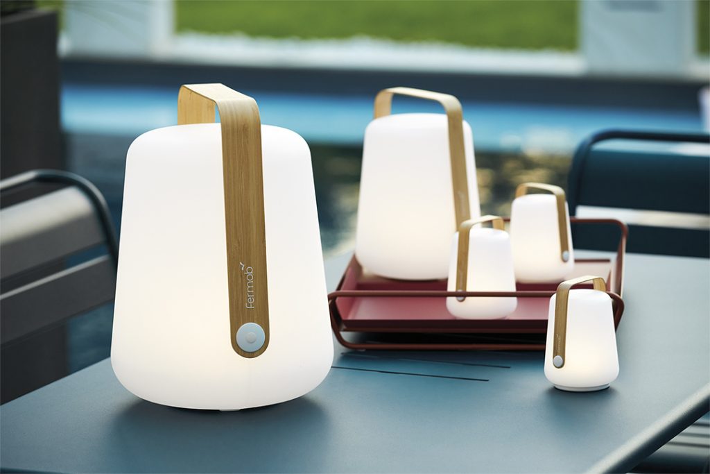 photo d'une lampe fermob nomad rechargeable
