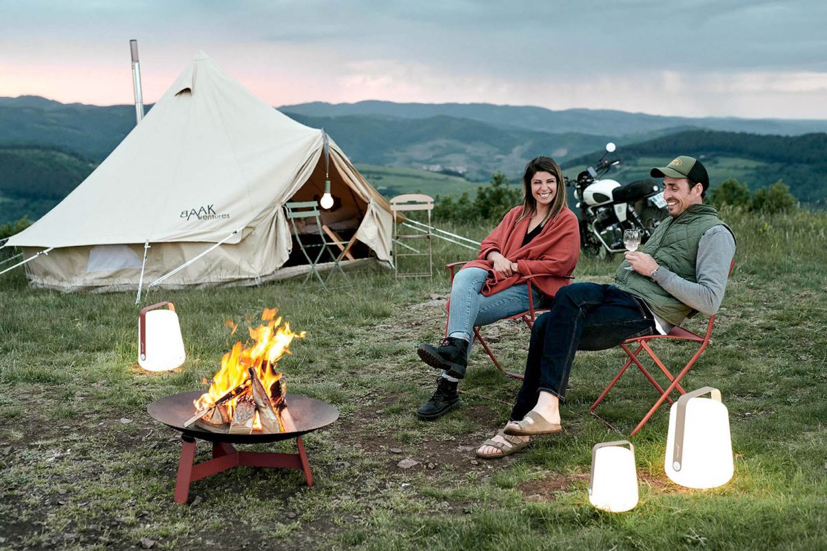 photo d'une lampe fermob nomad rechargeable